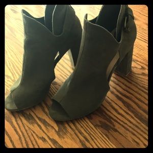 Army green chunk heels